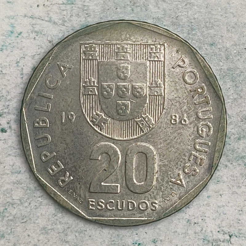Obverse : Portugal 20 Escudos 1986 - Football World Cup