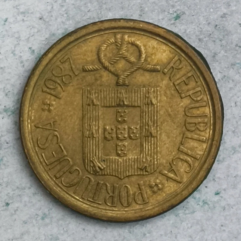 Obverse : Portugal 10 escudo 1987 - Council of Europe · Rural world