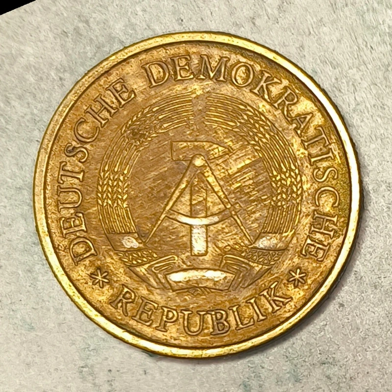 Obverse : Allemagne (RDA) 20 pfennigs 1969