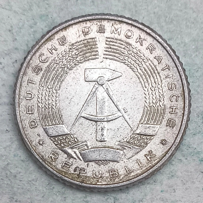 Obverse : Allemagne (RDA) 50 pfennigs 1958 A