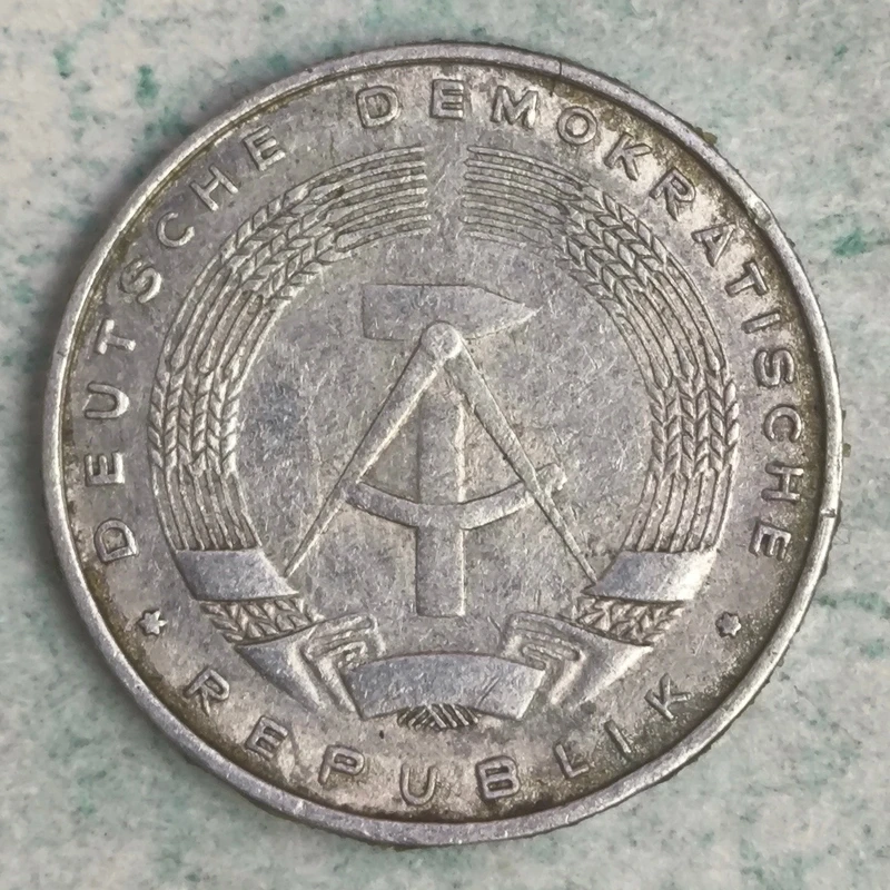 Obverse : Allemagne de l'Est 5 pfennigs 1968 A
