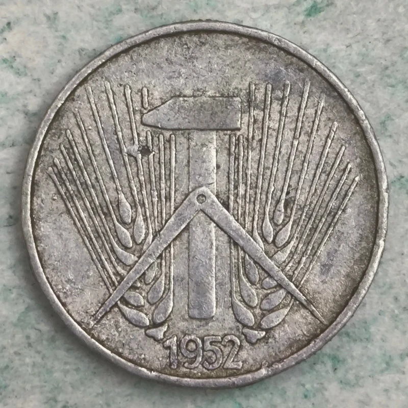 Obverse : Allemagne de l’Est 1 pfennig 1952 grand A
