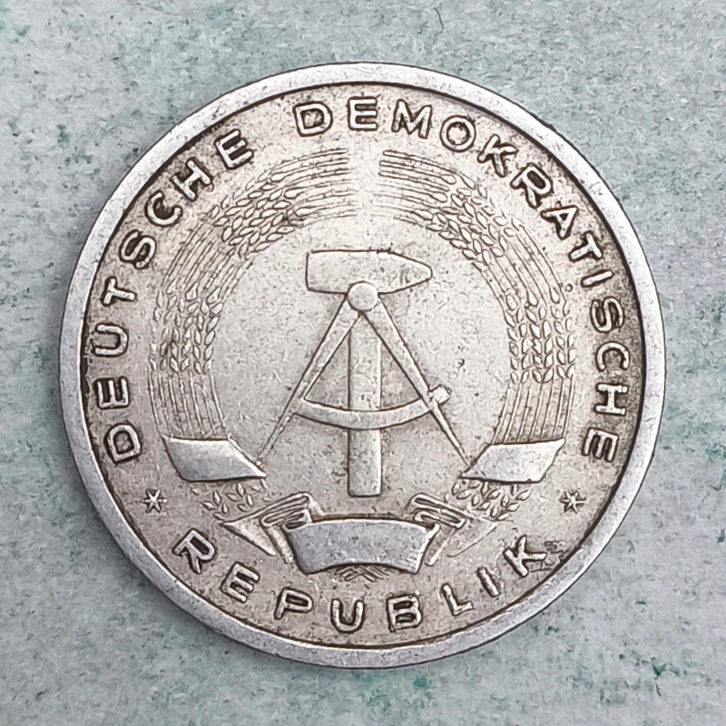 Obverse : Allemagne (RDA) 1 MARK 1956 A