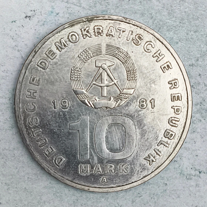 Obverse : Allemagne - RDA 10 marks, 25e Anniversaire - Armée nationale populaire 1981 A