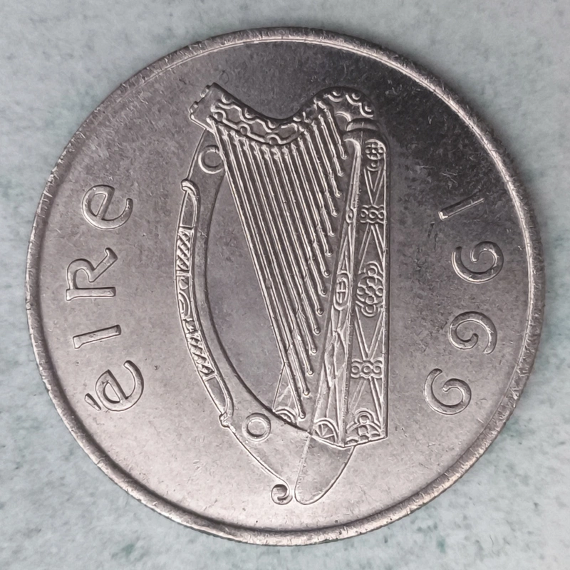 Obverse : Irlande 10 Pence 1969 - Le Saumon