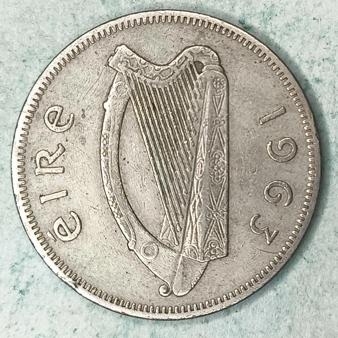 Avers : Irlande 2 shillings (florin) 1963 - Saumon