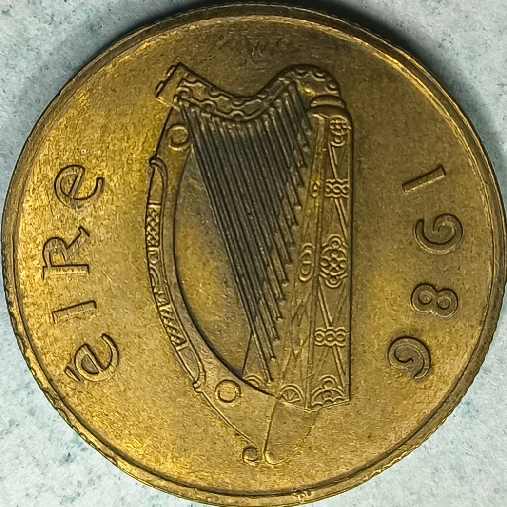 Avers : Irlande 20 pence 1986 - Cheval Irish Hunter
