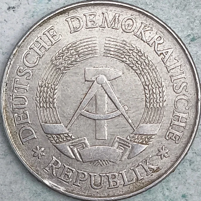 Vorderseite : Deutschland (DDR) 2 Mark 1977 A