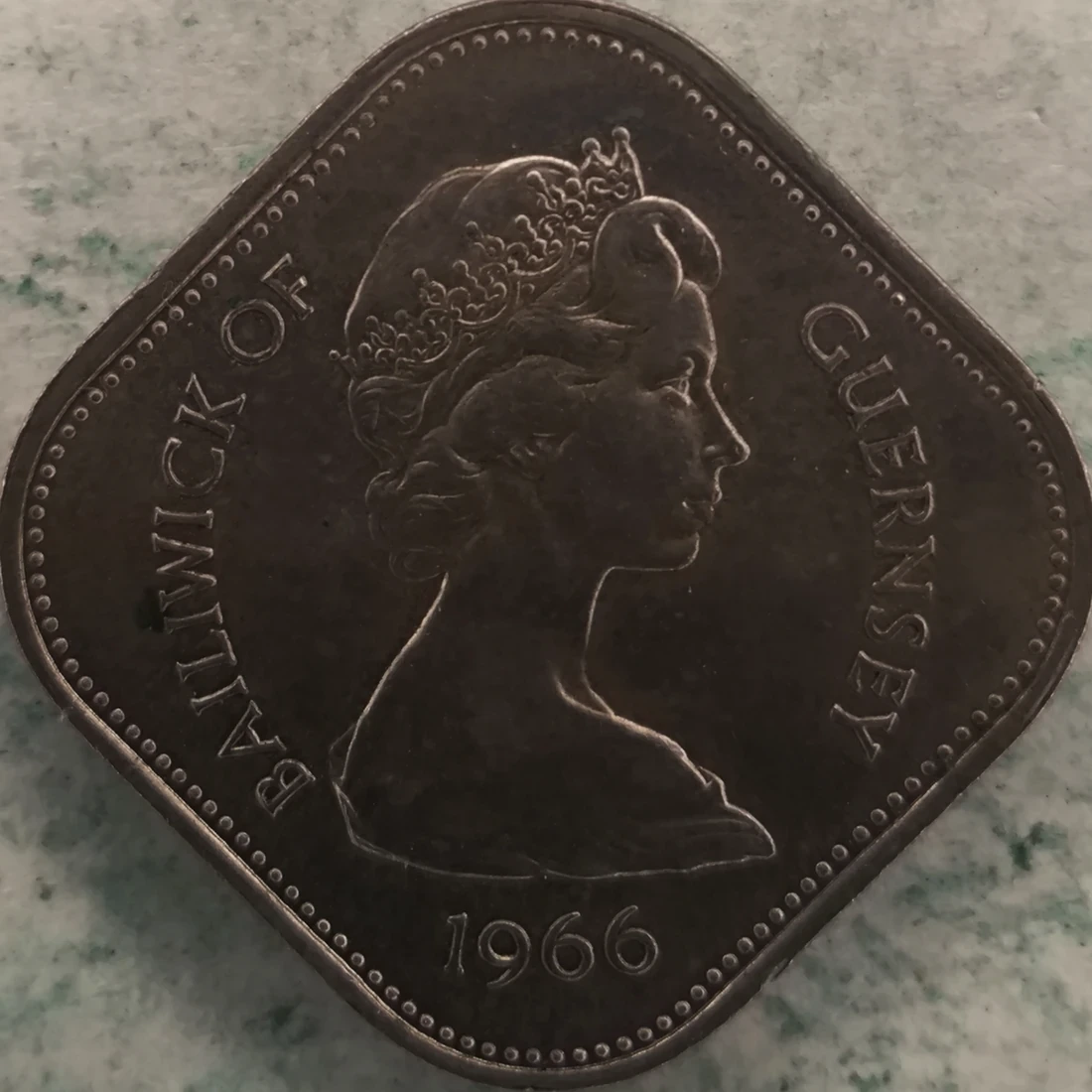 Avers : Guernesey 10 shillings 1966 - 900 ans de la conquête normande